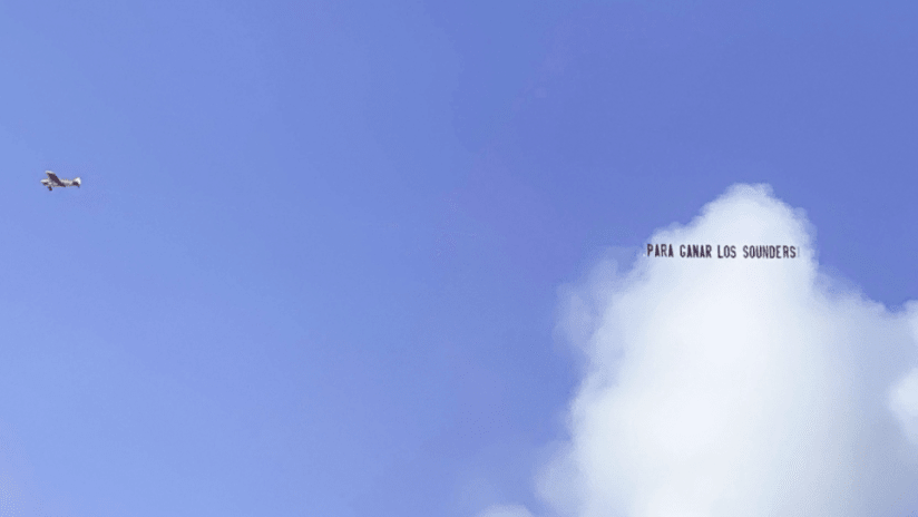 Seattle Sounders plane - THUMB