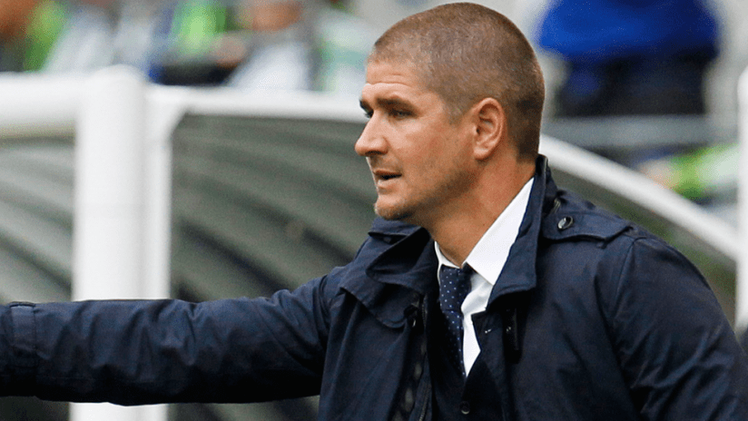 Carl Robinson - Vancouver Whitecap - gesturing on the sideline