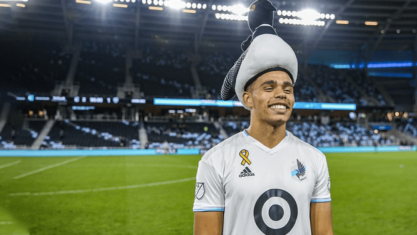 Hassani Dotson - Minnesota United - in Loon hat