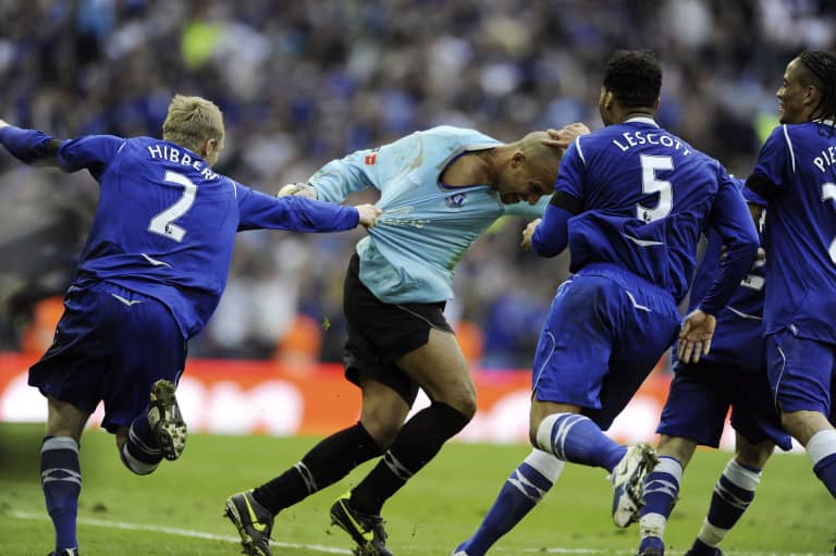Howard's heroics see Everton defeat Manchester United, advance to the FA Cup final - https://colorado-mp7static.mlsdigital.net/images/2009-04-19T000000Z_1_MT1ACI5903878_RTRMADP_3_SOCCER-ENGLAND-EVE-MNU%20(1).JPG