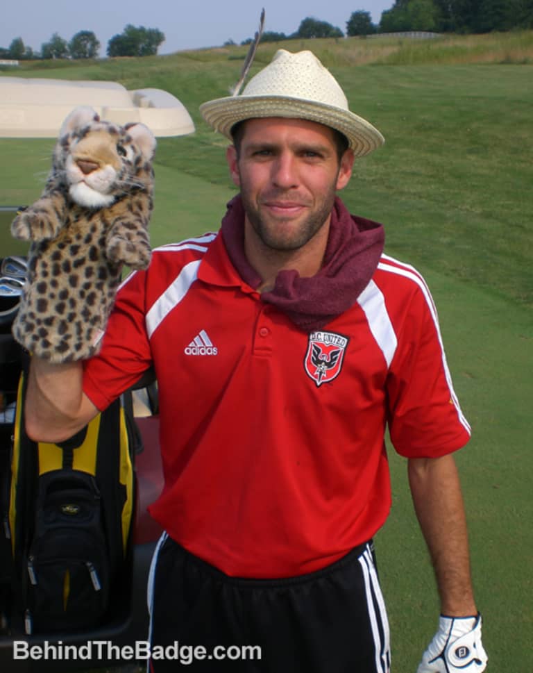 Photo of the Day: Ben Olsen golfs - Olsen_golf_puppet.jpg