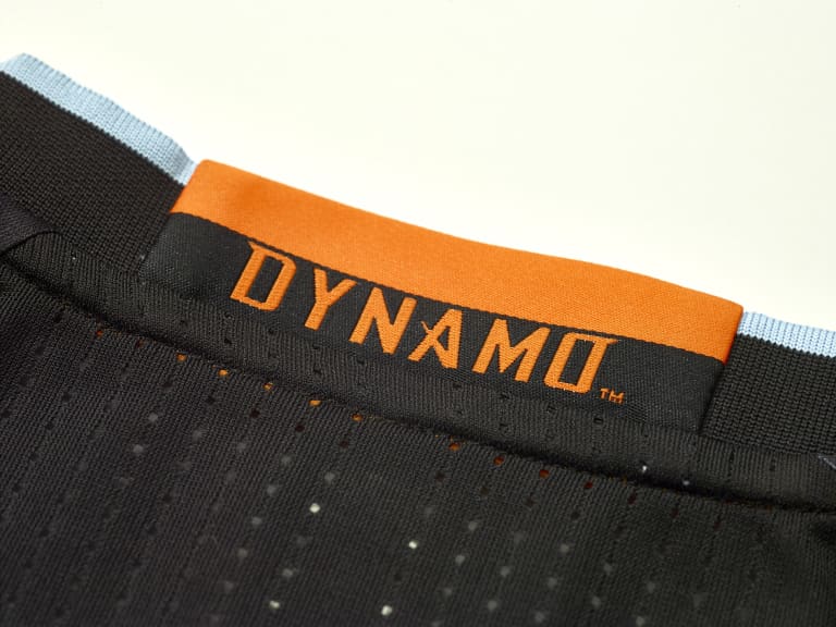 Houston Dynamo unveil new "Paint It Black" secondary kits for 2016 -