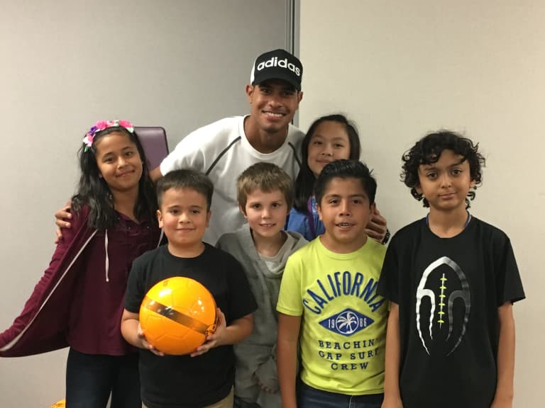 Juan David Cabezas surprises students at Morton Ranch Elementary -