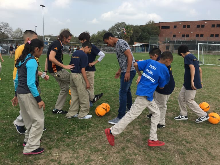 Juan David Cabezas kicks off Dynamo GOALS program with Marshall Middle School -