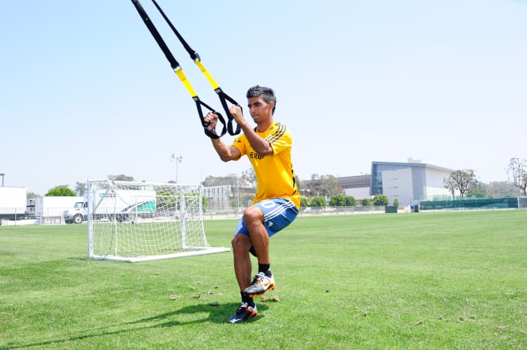 Galaxy Fitness Insider: TRX Lower Body Exercises -