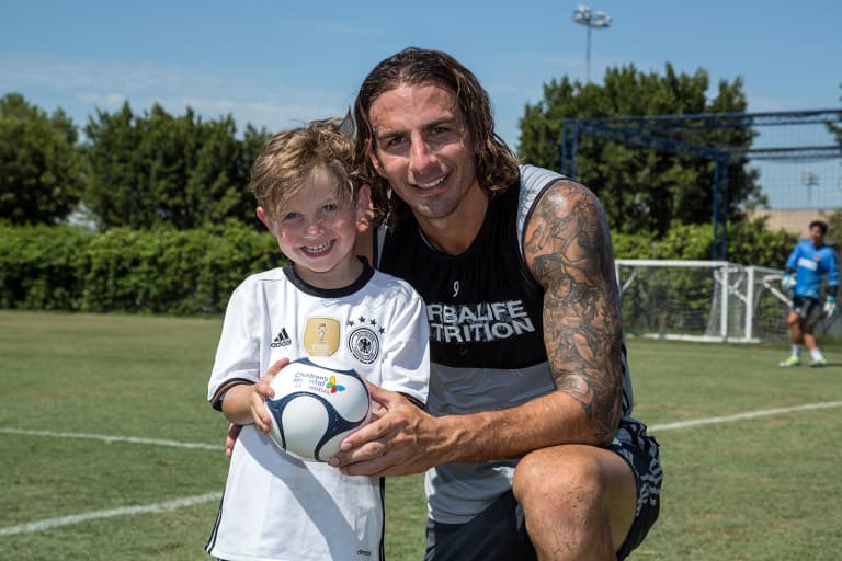 Children’s Hospital Los Angeles wants to give you a chance to meet Robbie Keane and Alan Gordon! -