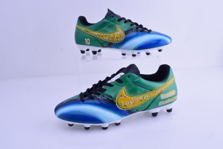 KICKS TO THE PITCH hosting exclusive auction to benefit the LA Galaxy Foundation -