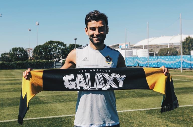 LA Galaxy announce first scarf of the Scarf of the Match program for 2015 -