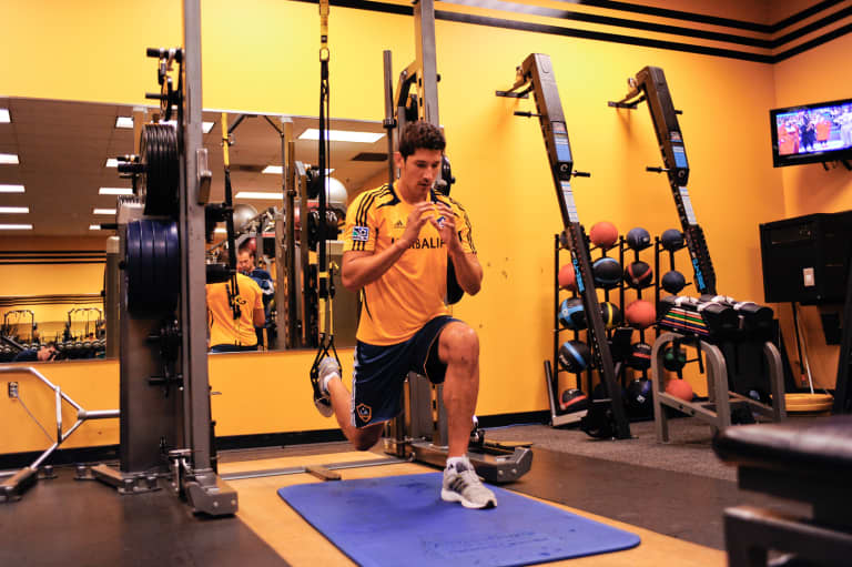 Galaxy Fitness Insider: TRX Lower Body Exercises -