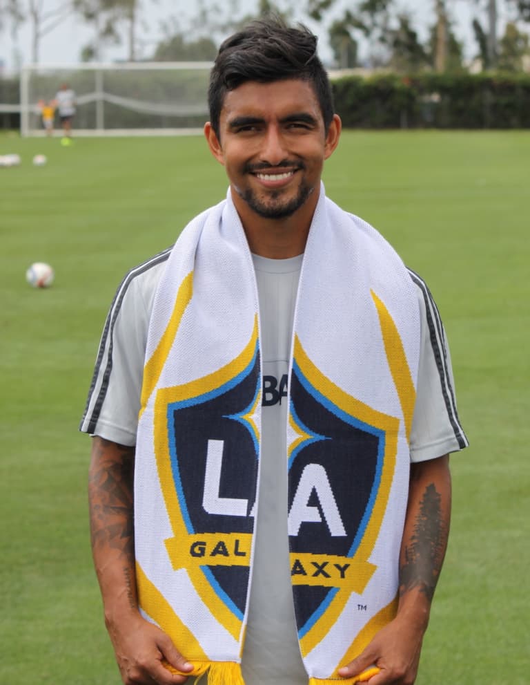 LA Galaxy vs. Vancouver Whitecaps Scarf of the Match unveiled -