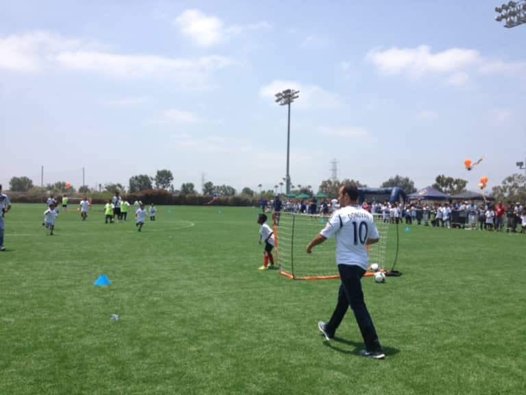 LA Galaxy Foundation team up with StubHub for "Camps for Kids" -