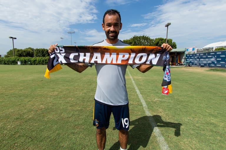 LA Galaxy debut Scarf of the Match for clash with FC Dallas -