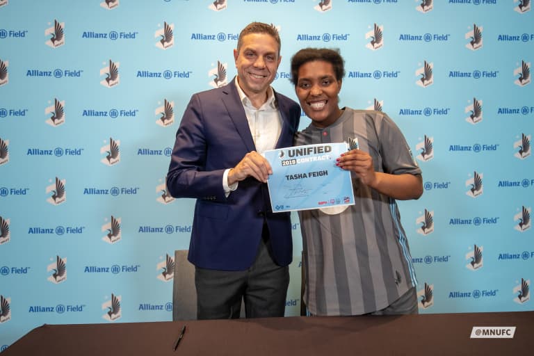 MNUFC Unified Team Signs Contracts at Allianz Field -