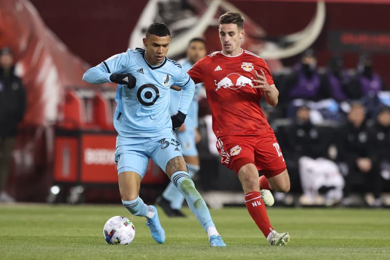 Kervin Arriaga playing in Minnesota United's 2022 game against the New York Red Bulls