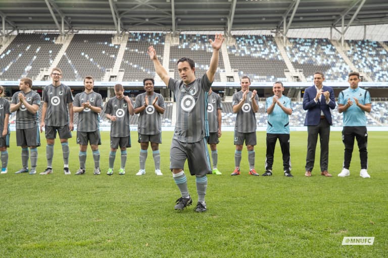 MNUFC Unified Team Signs Contracts at Allianz Field -