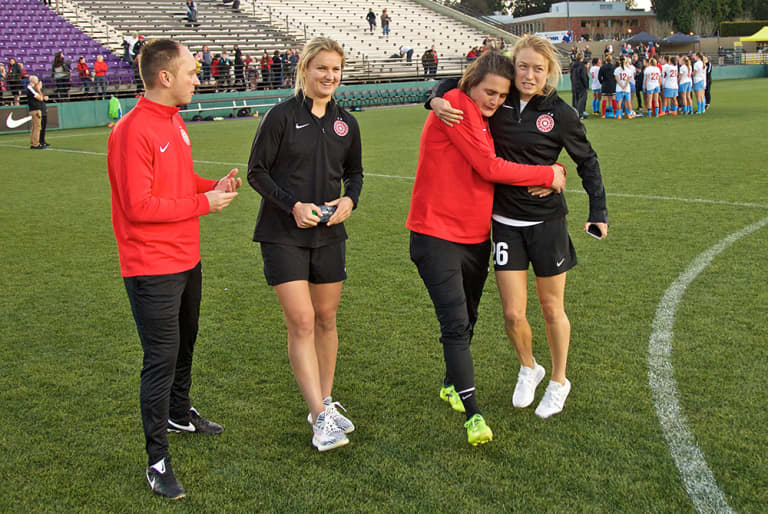 Re-signed with Portland, Thorns FC's Nadine Angerer offers unique bridge between players and coaches -
