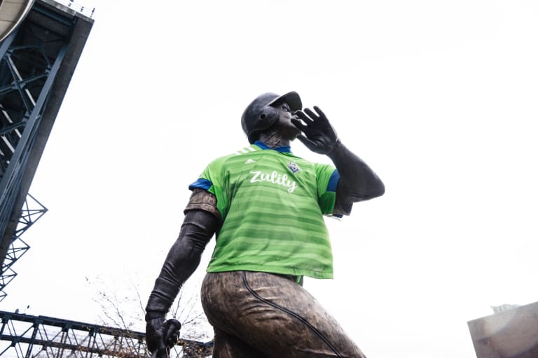 Sounders spirit visible in Seattle as the Rave Green prepare to host Western Conference Final on Monday -
