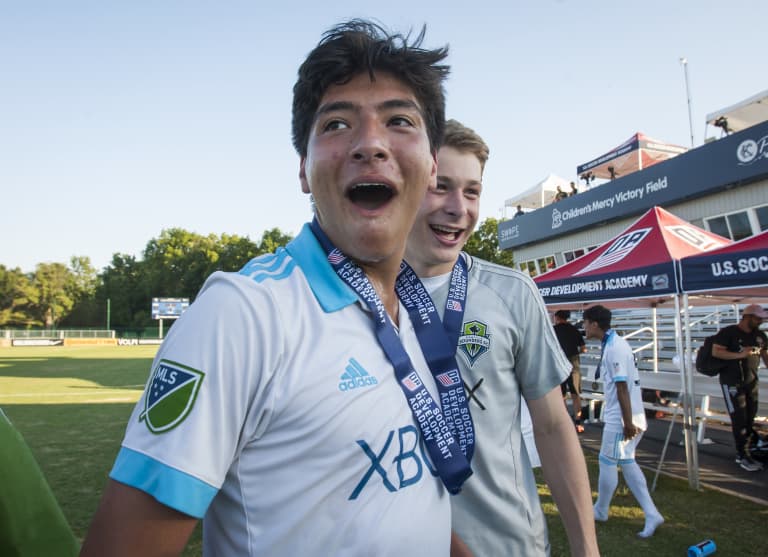 Sixteen-year-old Seattle Sounders Academy standout Josh Atencio inks professional contract with S2 -