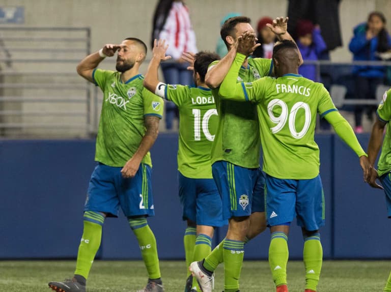Clint Dempsey relishes spotlight, steps up on biggest stage again in Seattle Sounders first CCL quarterfinal win over Chivas -