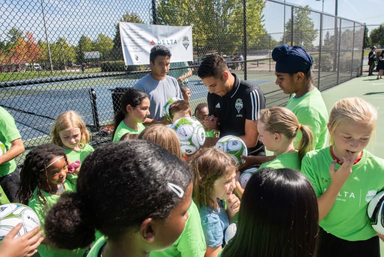 Seattle Sounders and RAVE Foundation unveil new mini pitch at Valley Ridge Park -