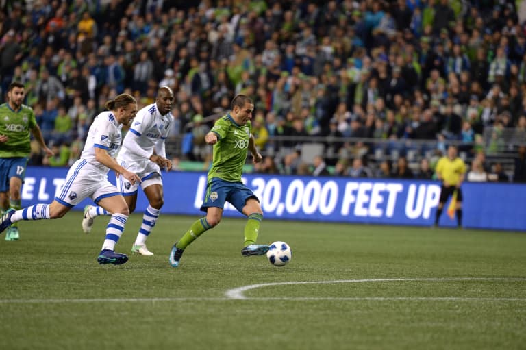 10-man Seattle Sounders lose 1-0 to Montreal Impact  -