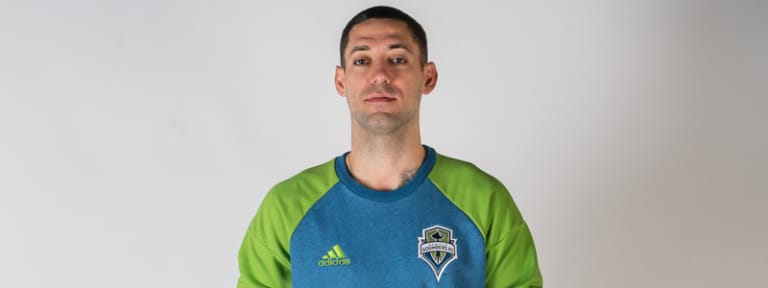 Clint Dempsey models new Seattle Sounders gear with 'Kicks to the Pitch' -