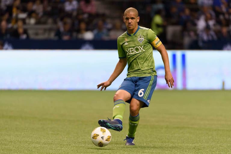 Seattle Sounders stalwart Osvaldo Alonso the key to team's 10th consecutive playoff appearance -