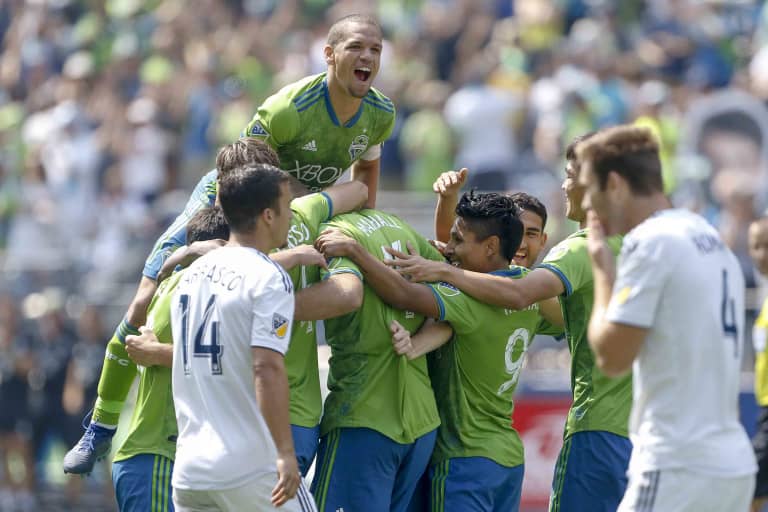 Seattle Sounders win streak rolls on, but club not taking foot off pedal with playoffs in sight -