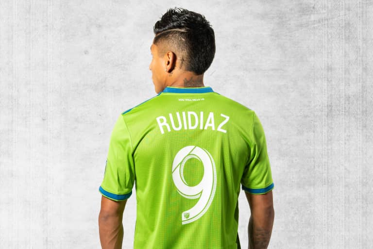 El delantero peurano Raúl Ruidíaz se convierte en el jugador franquicia más reciente para los Seattle Sounders -
