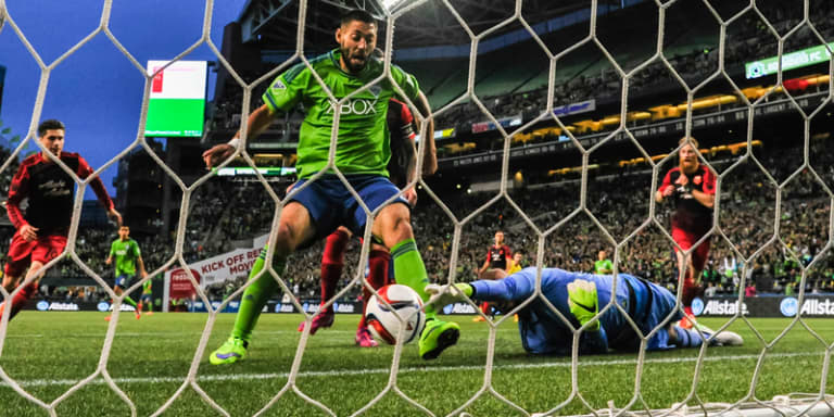 Go Figure: Dempsey continues to add up the goals against Portland -