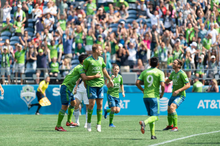 Seattle Sounders throttle LA Galaxy 5-0, set new franchise record with six consecutive wins -