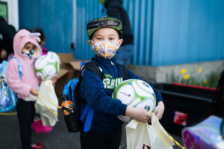 Sounders FC, RAVE Foundation and EarthGen team up to create greener spaces and healther communities at Seahurst and Hilltop Elementary Schools -