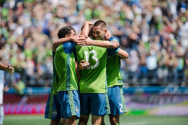 Clint Dempsey continues magical run as 50th career Seattle Sounders goal downs Sporting Kansas City -