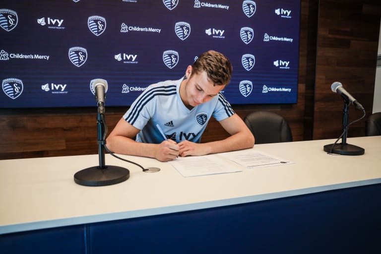 Swope Park Rangers sign 16-year-old goalkeeper Brooks Thompson to USL Championship contract -