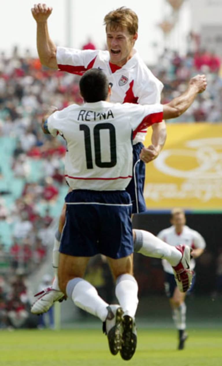 World Cup Memories: Awkward excitement – Brian McBride-Claudio Reyna flying hug in 2002 -