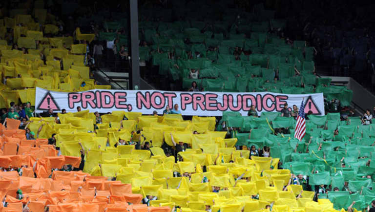 Timbers Army tifo makes simple statement about homophobia: "Pride, Not Prejudice" -