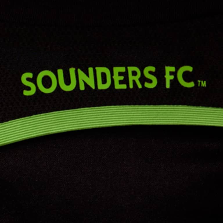 Jersey Week 2014: Seattle Sounders go a different direction with new black third kits -