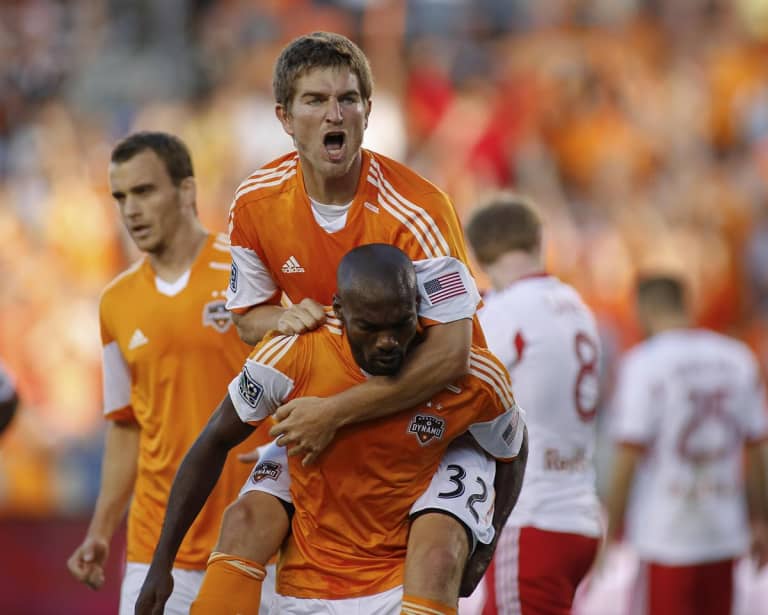 Frustrating year melts away for Omar Cummings after clutch playoff goal for Houston Dynamo -