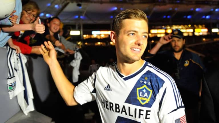 Robbie Rogers outlines hopes for USMNT return, but first "I need to prove myself to the Galaxy" - //league-mp7static.mlsdigital.net/mp6/imagecache/620x350/image_nodes/2013/05/Robbie-Rogers-beams-after-LAvSEA.jpg