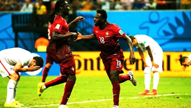 World Cup Commentary: Draw feels like defeat? USMNT still have "one foot in the door" -