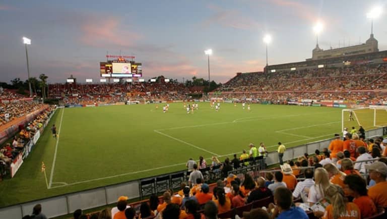 Relive 2007's epic Texas Derby playoff clash through the eyes of the Houston Dynamo and FC Dallas -