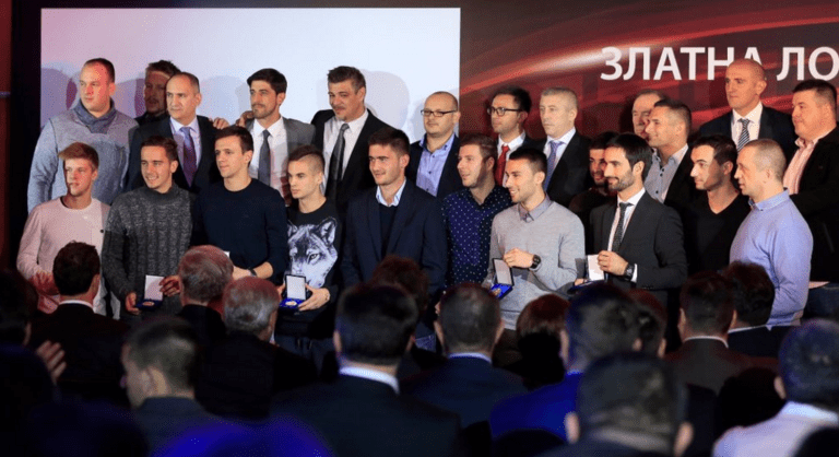Veljko Paunovic Honored by Serbian Football Association -