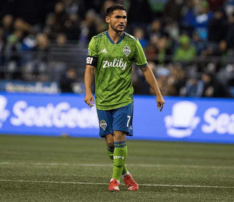 Friends and international teammates, Cristian Roldan and Djordje Mihailović to face each other for first time in CHIvSEA -