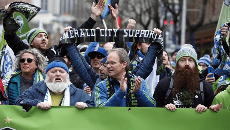 Zakuani: Why Brian Schmetzer continues to excel as Seattle Sounders head coach - https://league-mp7static.mlsdigital.net/images/schmetzer_march.png