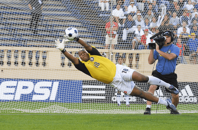 Goalie Wars: A look back at the battle of backstops at the 2001 MLS All-Star game - https://league-mp7static.mlsdigital.net/images/MLSJT07270182%20(1).png?ClCDx1xm2D2SdHD1FZbiO9JoqK_Bjwmy