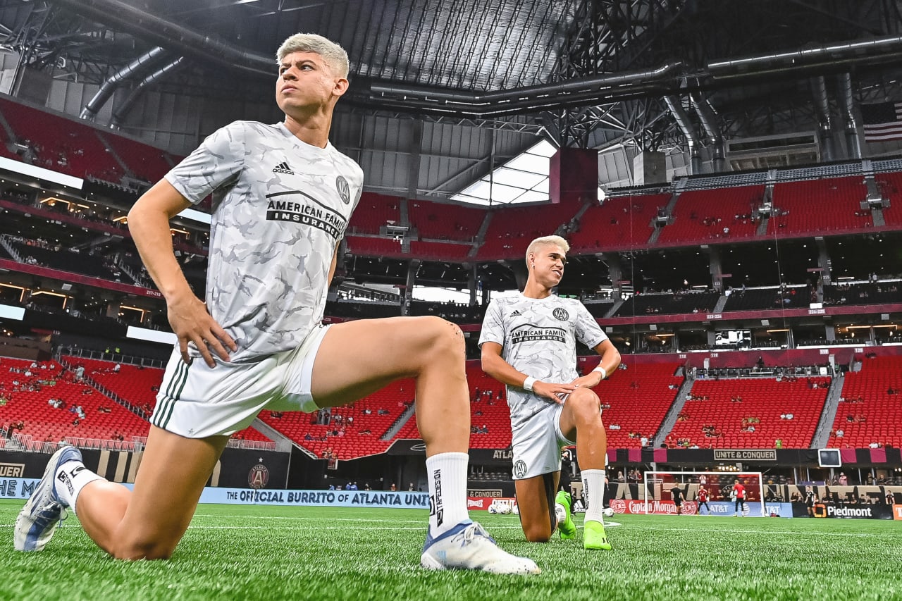 Atlanta United players warm up prior to the match against Seattle Sounders FC at Mercedes-Benz Stadium in Atlanta, United States on Saturday August 6, 2022. (Photo by Dakota Williams/Atlanta United)
