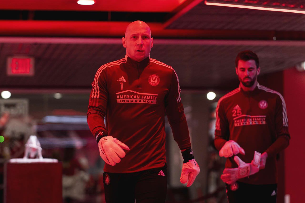 Atlanta United goalkeeper Brad Guzan #1 walks out for warmups before the match against New York Red Bulls at Red Bull Arena in Harrison, New Jersey on Wednesday November 3, 2021. (Photo by Jacob Gonzalez/Atlanta United)
