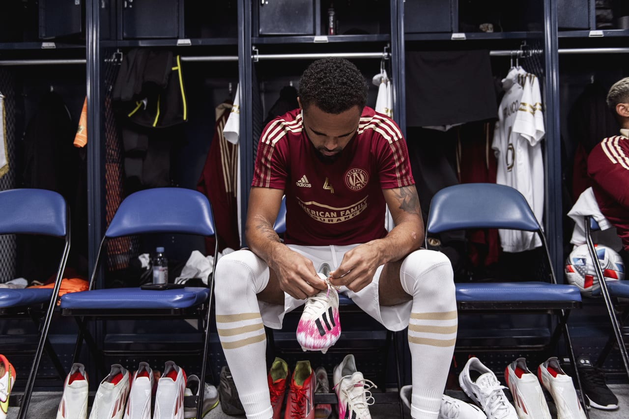 Atlanta United defender Anton Walkes #4 prepares in the locker room before the match against New York Red Bulls at Red Bull Arena in Harrison, New Jersey on Wednesday November 3, 2021. (Photo by Jacob Gonzalez/Atlanta United)