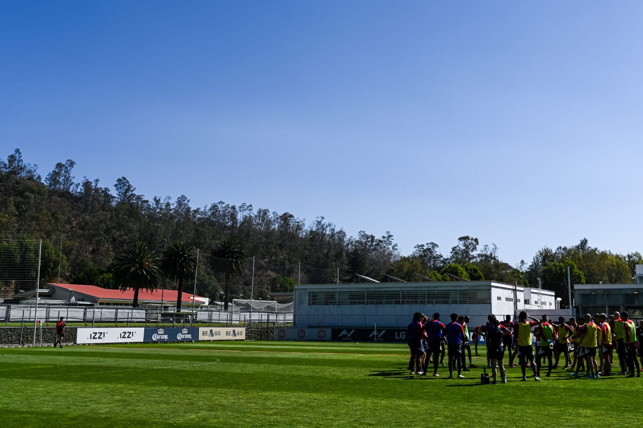 Atlanta United players huddle to talk after a preseason training camp session at CAR - Mexican National Team Training Facility in Mexico City, CDMX, on Tuesday January 31, 2023. (Photo by Mitch Martin/Atlanta United)