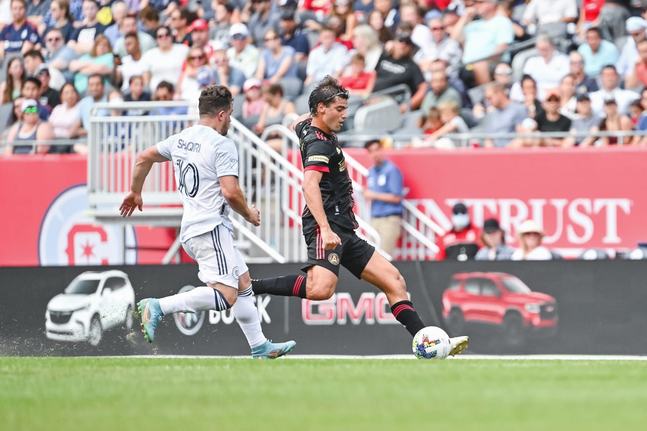 Atlanta United midfielder Santiago Sosa #5 dribbles the ball during the first half of the match against Chicago Fire FC at Soldier Field in Chicago, United States on Saturday July 30, 2022. (Photo by Dakota Williams/Atlanta United)
